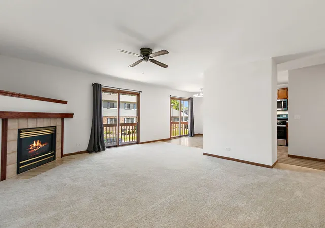 Photo 3 of Condo for sale at 320 Woodridge Cir #B, South Elgin, IL 60177 | MLS# 12779256 | Listing updated on 2026-10-08