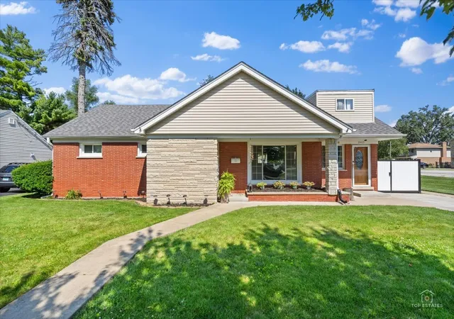 Photo 2 of Single family home for sale at 2405 Sarah St, Franklin Park, IL 60131 | MLS# 12779257 | Listing updated on 2026-10-07
