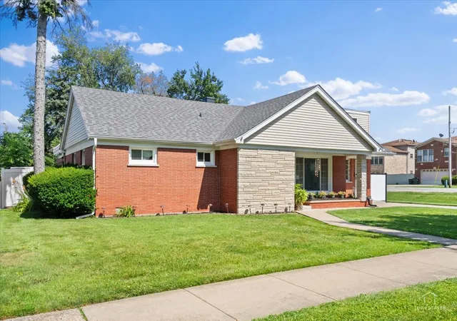 Photo 3 of Single family home for sale at 2405 Sarah St, Franklin Park, IL 60131 | MLS# 12779257 | Listing updated on 2026-10-07