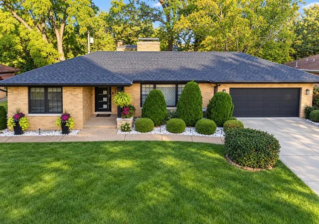 Photo 1 of Single family home for sale at 6621 N Kolmar Ave, Lincolnwood, IL 60712 | MLS# 12779263 | Listing updated on 2026-10-07