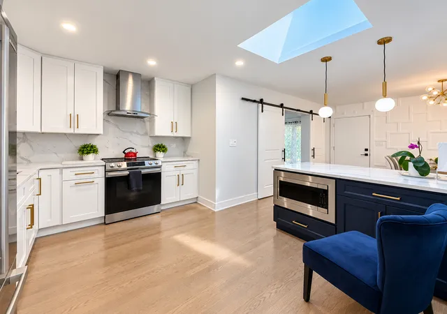 Photo 3 of Single family home for sale at 6621 N Kolmar Ave, Lincolnwood, IL 60712 | MLS# 12779263 | Listing updated on 2026-10-07