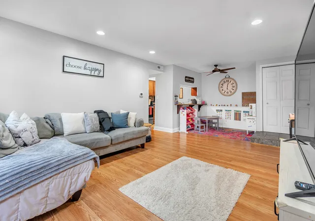 Photo 4 of Condo for sale at (Undisclosed), Crestwood, IL 60418 | MLS# 12779285 | Listing updated on 2026-10-21