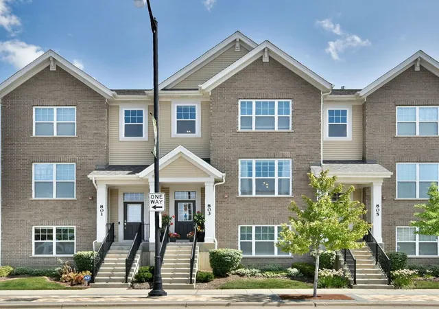 Townhouse for sale at 803 Lee St, Des Plaines, IL 60016 | MLS# 12779286