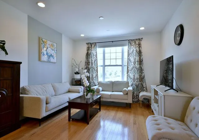 Photo 2 of Townhouse for sale at 803 Lee St, Des Plaines, IL 60016 | MLS# 12779286 | Listing updated on 2026-10-07