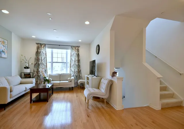 Photo 3 of Townhouse for sale at 803 Lee St, Des Plaines, IL 60016 | MLS# 12779286 | Listing updated on 2026-10-07