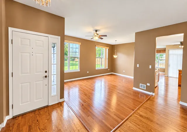 Photo 4 of Single family home for sale at 21100 Eugene Siegel Ct, Crest Hill, IL 60403 | MLS# 12779290 | Listing updated on 2026-10-07