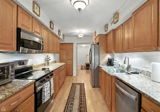Photo 3 of Condo for sale at 740 Saint Andrews Ln #5, Crystal Lake, IL 60014 | MLS# 12779299 | Listing updated on 2026-10-20