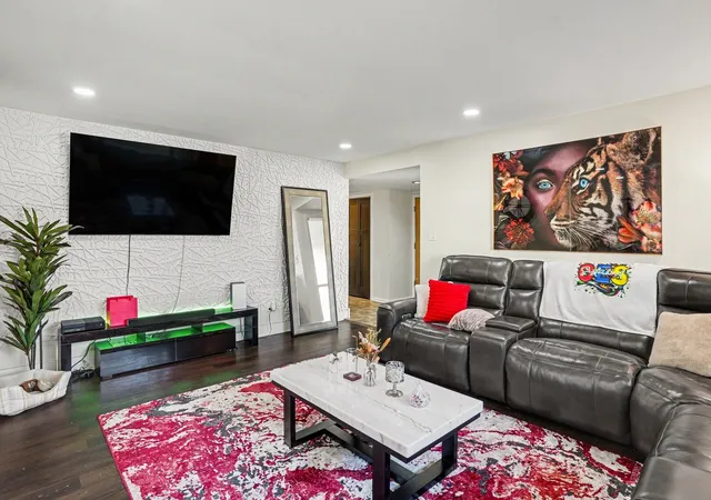 Photo 3 of Single family home for sale at 440 N Arizona Ave, Glenwood, IL 60425 | MLS# 12779303 | Listing updated on 2026-10-20