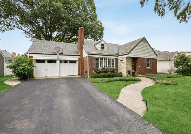 Single family home for sale at 5131 Fair Elms Ave, Western Springs, IL 60558 | MLS# 12779307