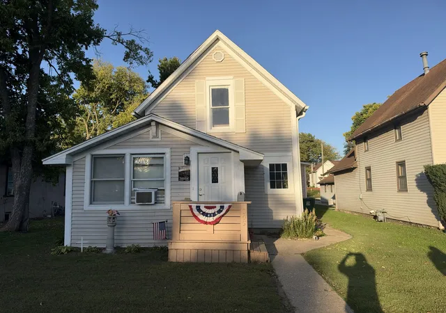 Photo 1 of Single family home for sale at 305 4th Avenue, Rock Falls, IL 61071 | MLS# 12779317 | Listing updated on 2026-10-09