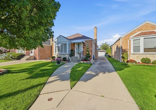 Photo 1 of Single family home for sale at 5120 N Mont Clare Ave, Chicago, IL 60656 | MLS# 12779318 | Listing updated on 2026-10-30