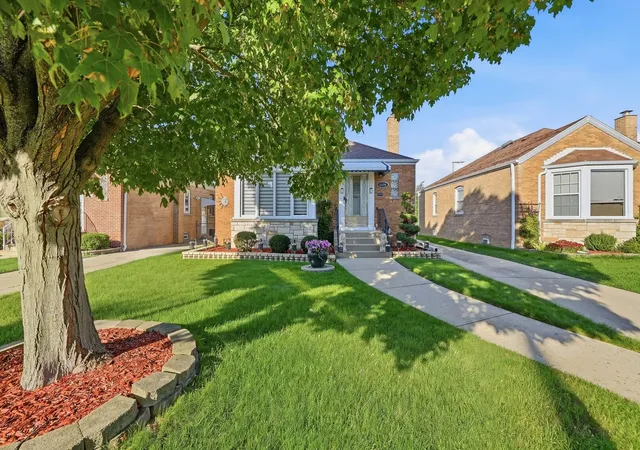 Photo 2 of Single family home for sale at 5120 N Mont Clare Ave, Chicago, IL 60656 | MLS# 12779318 | Listing updated on 2026-10-30