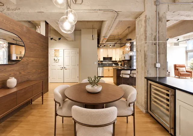 Listing Photo 4 - Condo for sale in building located at 400 W Ontario St, Chicago, IL 60654 - Unit #502
