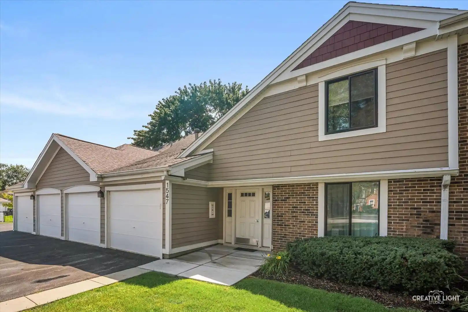 Listing Photo 1 - Condo for sale in 1547 7 Pines Rd located at 1547 7 Pines Rd, Schaumburg, IL 60193 - Unit #D-1