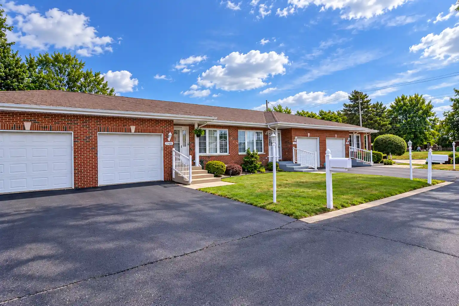 Listing Photo 1 - Condo for sale in 11455 Crossings Ct located at 11455 Crossings Ct, Alsip, IL 60803 - Unit 11455 Crossings Ct