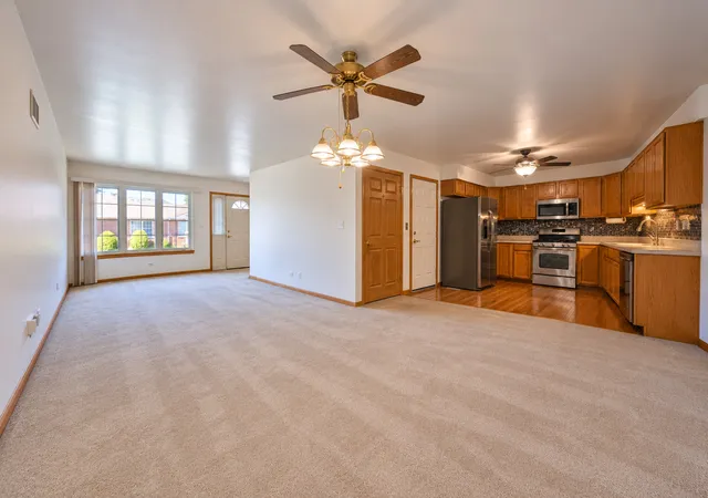 Listing Photo 3 - Condo for sale in building located at 11455 Crossings Ct, Alsip, IL 60803