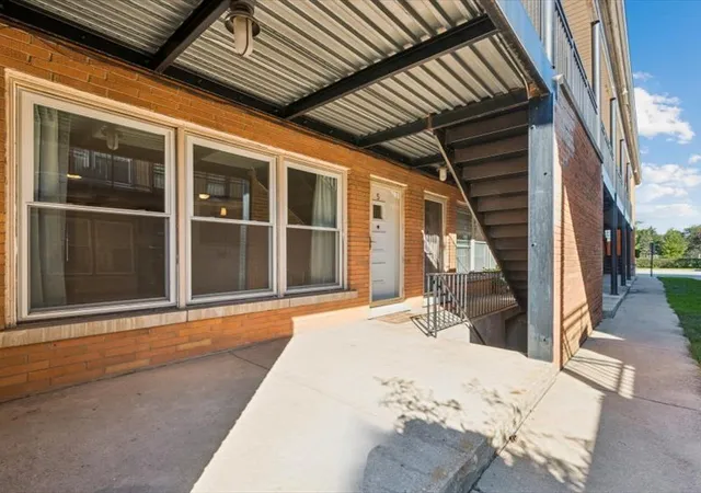 Photo 3 of Condo for sale at 7221 Division St #5, River Forest, IL 60305 | MLS# 12779351 | Listing updated on 2026-10-07