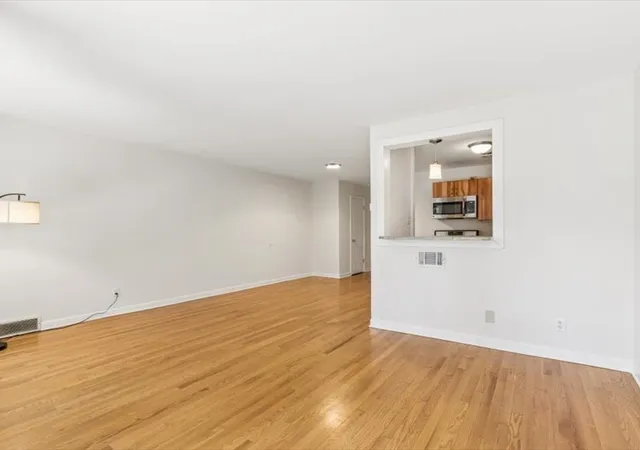 Listing Photo 4 - Condo for sale in building located at 7221 Division St, River Forest, IL 60305 - Unit #5