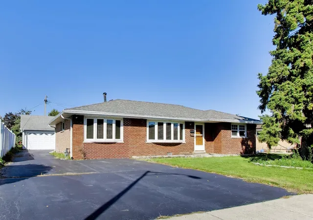 Single family home for sale at 6544 W 84th Street, Burbank, IL 60459 | MLS# 12779371