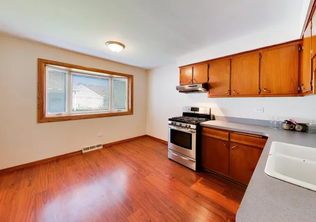 Photo 3 of Single family home for sale at 6544 W 84th Street, Burbank, IL 60459 | MLS# 12779371 | Listing updated on 2026-10-07
