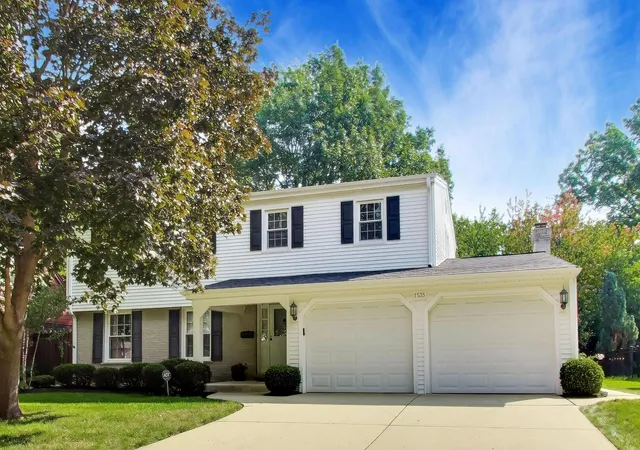 Photo 2 of Single family home for sale at 1535 N Haddow Ave, Arlington Heights, IL 60004 | MLS# 12779381 | Listing updated on 2026-10-08