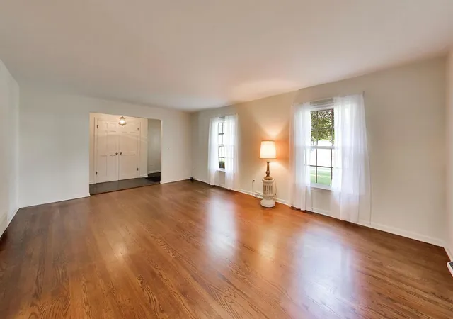 Photo 3 of Single family home for sale at 1535 N Haddow Ave, Arlington Heights, IL 60004 | MLS# 12779381 | Listing updated on 2026-10-08