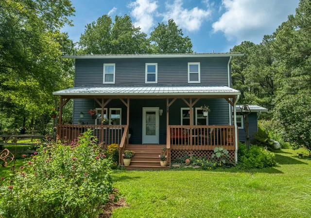 Photo 3 of Single family home for sale at 275 Thorn Ln, Makanda, IL 62958 | MLS# 12779382 | Listing updated on 2026-10-09