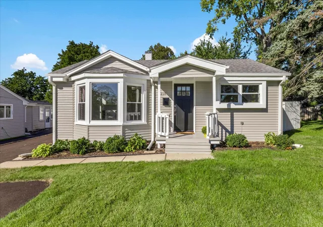 Photo 3 of Single family home for sale at 218 S Morgan Ave, Wheaton, IL 60187 | MLS# 12779385 | Listing updated on 2026-10-07