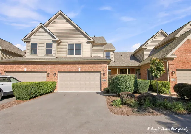 Photo 1 of Townhouse for sale at 1316 Inverness Ct, Antioch, IL 60002 | MLS# 12779386 | Listing updated on 2026-10-10