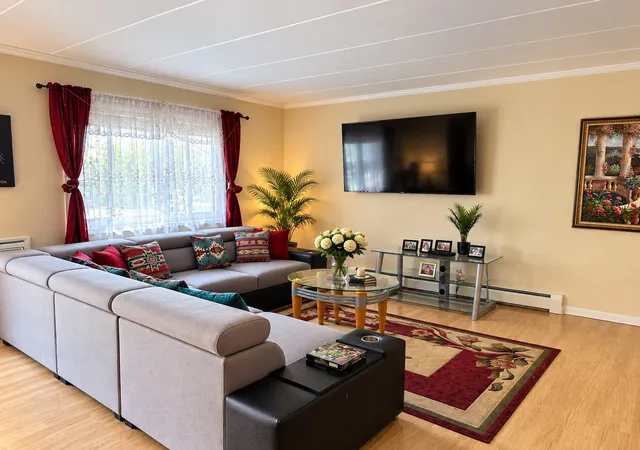 Photo 3 of Condo for sale at 1033 Busse Hwy #2A, Park Ridge, IL 60068 | MLS# 12779388 | Listing updated on 2026-10-07