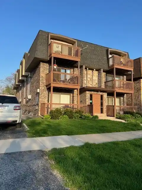 Listing Photo 2 - Condo for sale in 14747 Kenton Ave located at 14747 Kenton Ave, Midlothian, IL 60445 - Unit #2A