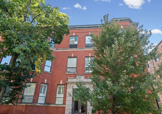 Photo 1 of Condo for sale at 809 W Bradley Pl #G, Chicago, IL 60613 | MLS# 12779397 | Listing updated on 2026-10-08