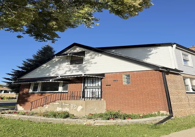Photo 2 of Single family home for sale at 4401 S Homan Ave, Chicago, IL 60632 | MLS# 12779426 | Listing updated on 2026-10-08