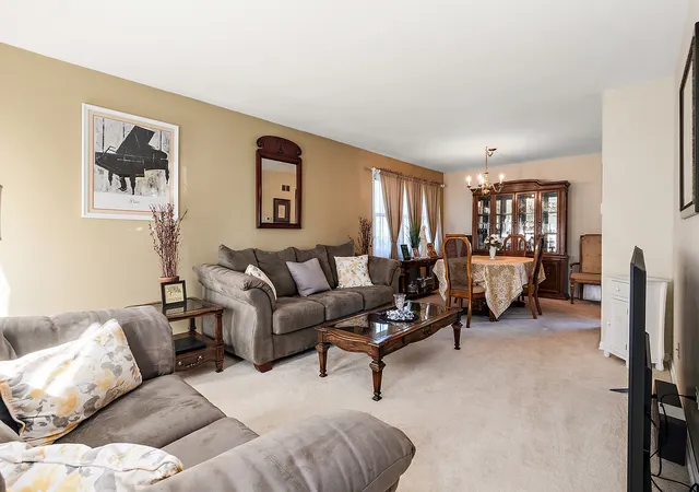 Photo 4 of Single family home for sale at 5840 W 126th Street, Alsip, IL 60803 | MLS# 12779428 | Listing updated on 2026-10-08