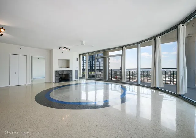 Listing Photo 5 - Condo for sale in building located at 701 S Wls St, Chicago, IL 60607 - Unit #3306
