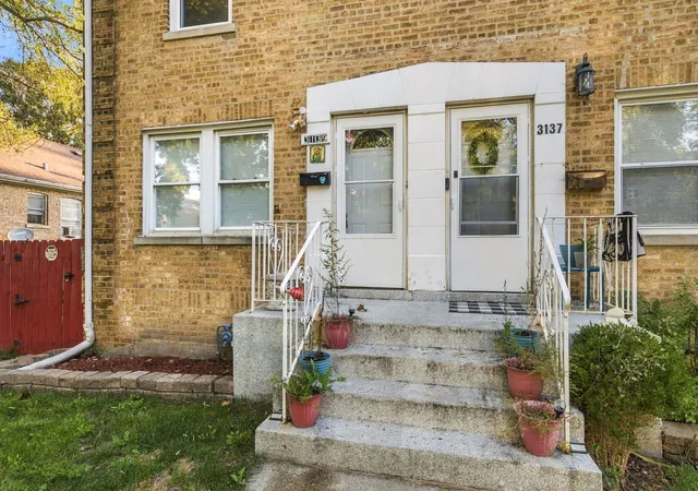 Photo 3 of Townhouse for sale at 3139 Scott St, Franklin Park, IL 60131 | MLS# 12779437 | Listing updated on 2026-10-07