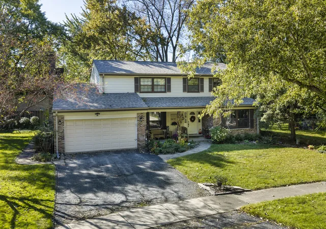 Photo 1 of Single family home for sale at 995 Hunter Ct, Deerfield, IL 60015 | MLS# 12779444 | Listing updated on 2026-10-08