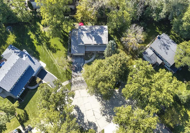 Photo 2 of Single family home for sale at 995 Hunter Ct, Deerfield, IL 60015 | MLS# 12779444 | Listing updated on 2026-10-08