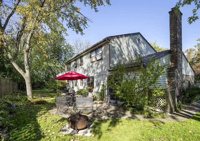 Photo 3 of Single family home for sale at 995 Hunter Ct, Deerfield, IL 60015 | MLS# 12779444 | Listing updated on 2026-10-08