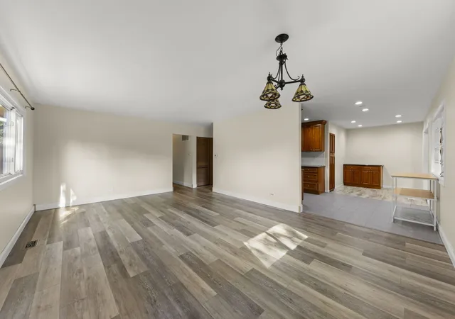 Photo 4 of Single family home for sale at 7101 Edgebrook Ln, Hanover Park, IL 60133 | MLS# 12779489 | Listing updated on 2026-10-07