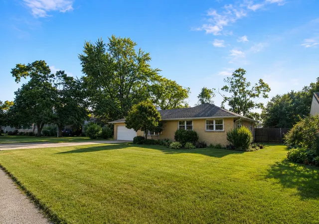 Photo 3 of Single family home for sale at 17649 65th Avenue, Tinley Park, IL 60477 | MLS# 12779510 | Listing updated on 2026-10-07