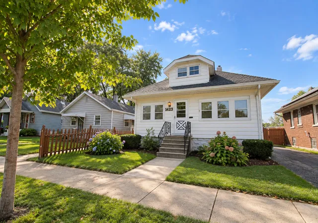 Photo 1 of Single family home for sale at 1423 N Raynor Ave, Joliet, IL 60435 | MLS# 12779523 | Listing updated on 2026-10-07