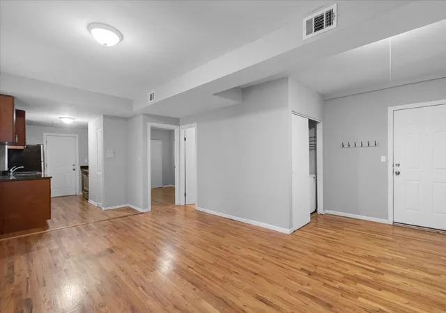 Listing Photo 3 - Condo for sale in building located at 1464 W Ohio St, Chicago, IL 60642
