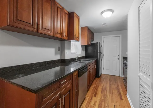 Listing Photo 5 - Condo for sale in building located at 1464 W Ohio St, Chicago, IL 60642