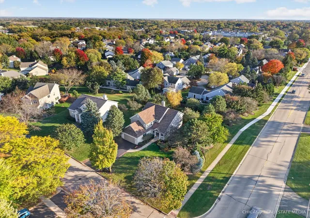 Photo 1 of Single family home for sale at 654 Seybrooke Ln, Crystal Lake, IL 60012 | MLS# 12779558 | Listing updated on 2026-10-29