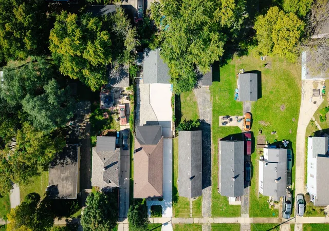 Photo 3 of Single family home for sale at 917 Mason Ave, Aurora, IL 60506 | MLS# 12779564 | Listing updated on 2026-10-08