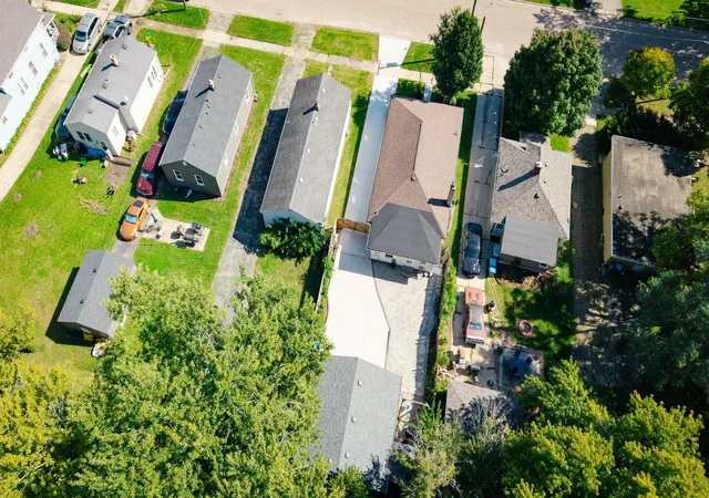 Photo 4 of Single family home for sale at 917 Mason Ave, Aurora, IL 60506 | MLS# 12779564 | Listing updated on 2026-10-08