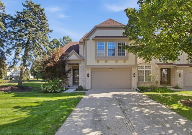 Photo 1 of Townhouse for sale at 192 W Fox Hl Dr, Buffalo Grove, IL 60089 | MLS# 12779565 | Listing updated on 2026-10-07