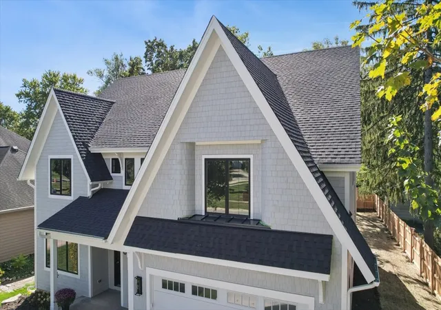 Photo 3 of Single family home for sale at 6 W Bauer Rd, Naperville, IL 60563 | MLS# 12779568 | Listing updated on 2026-10-22