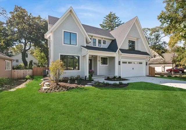 Photo 3 of Single family home for sale at 6 W Bauer Rd, Naperville, IL 60563 | MLS# 12779568 | Listing updated on 2026-10-22